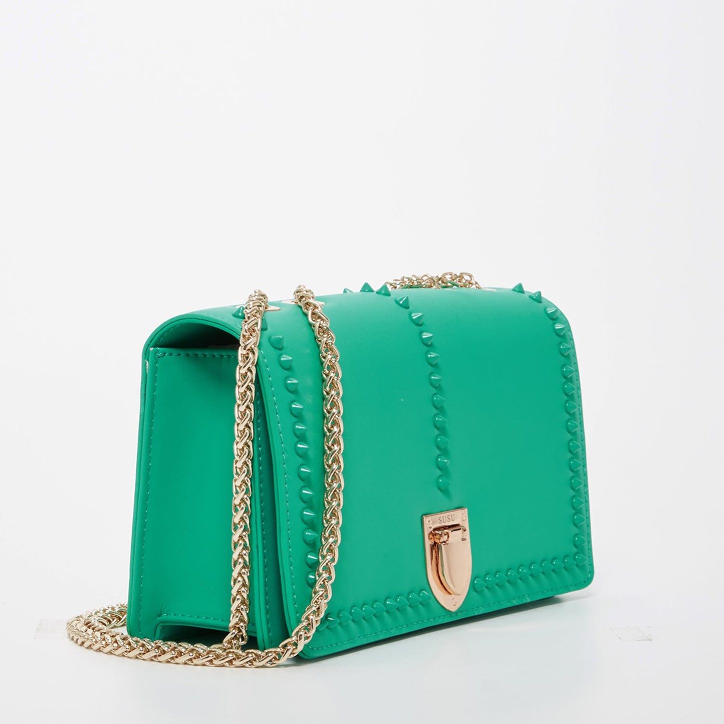 SUSU presents the Josie Green Leather Bag featuring a studded design and a gold chain strap.