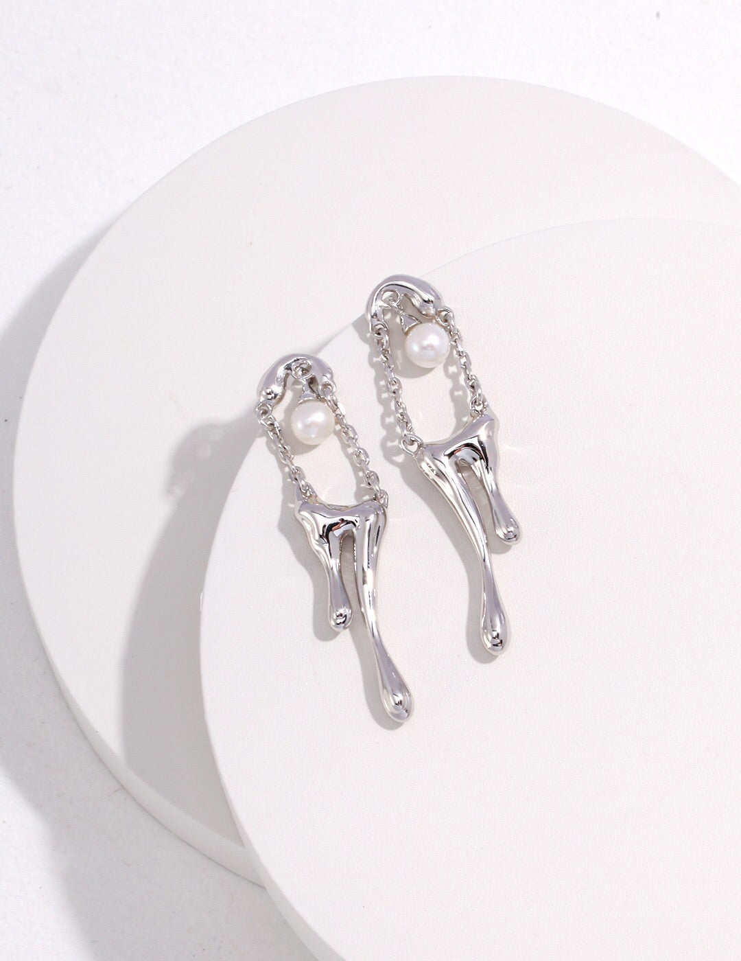 Dripping Pearl Earrings