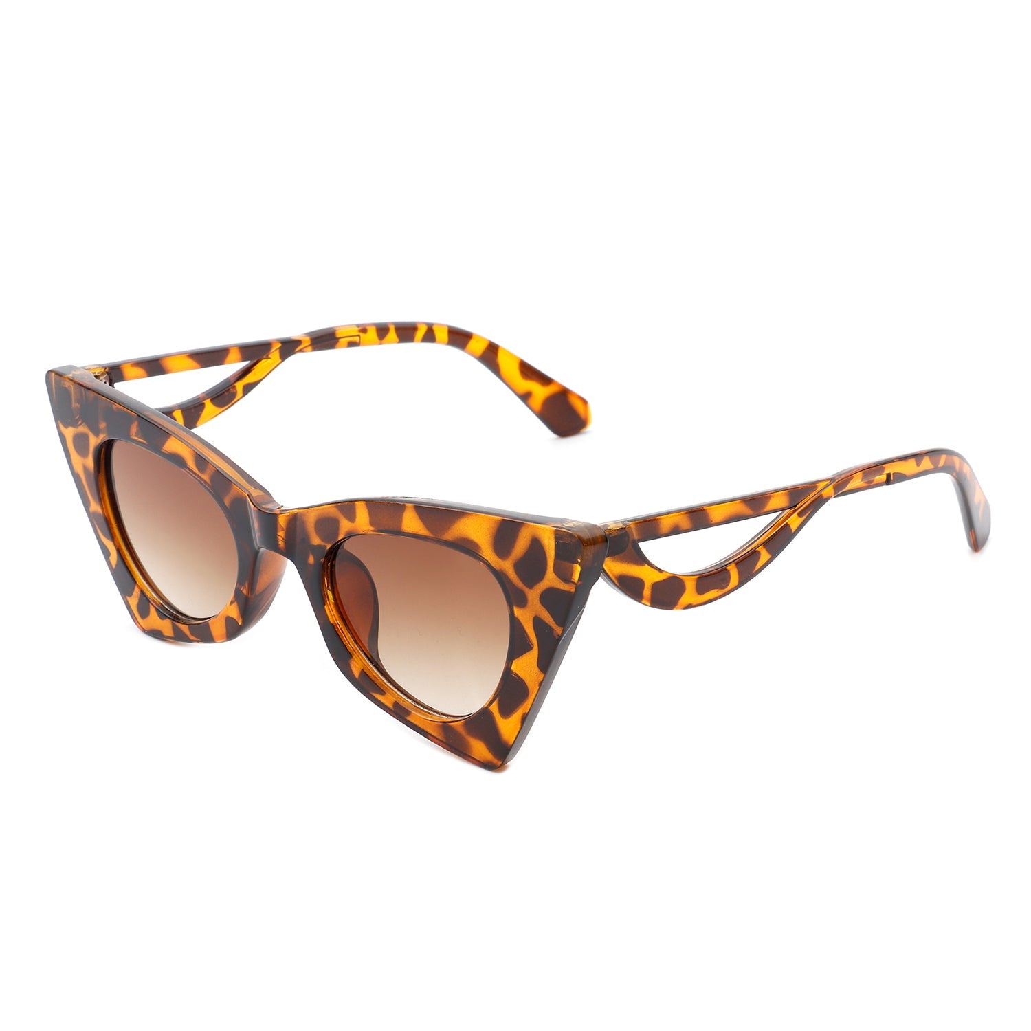 Cramilo Eyewears Luminea sunglasses feature a retro high pointed cat eye design with turtle-patterned frames and brown-tinted lenses.